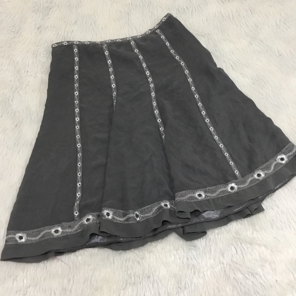 Peter Nygard women’s gray embroidered lace sheer skirt size 14